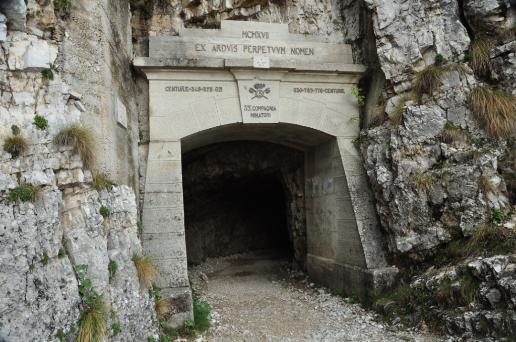 Strada delle 52 Gallerie